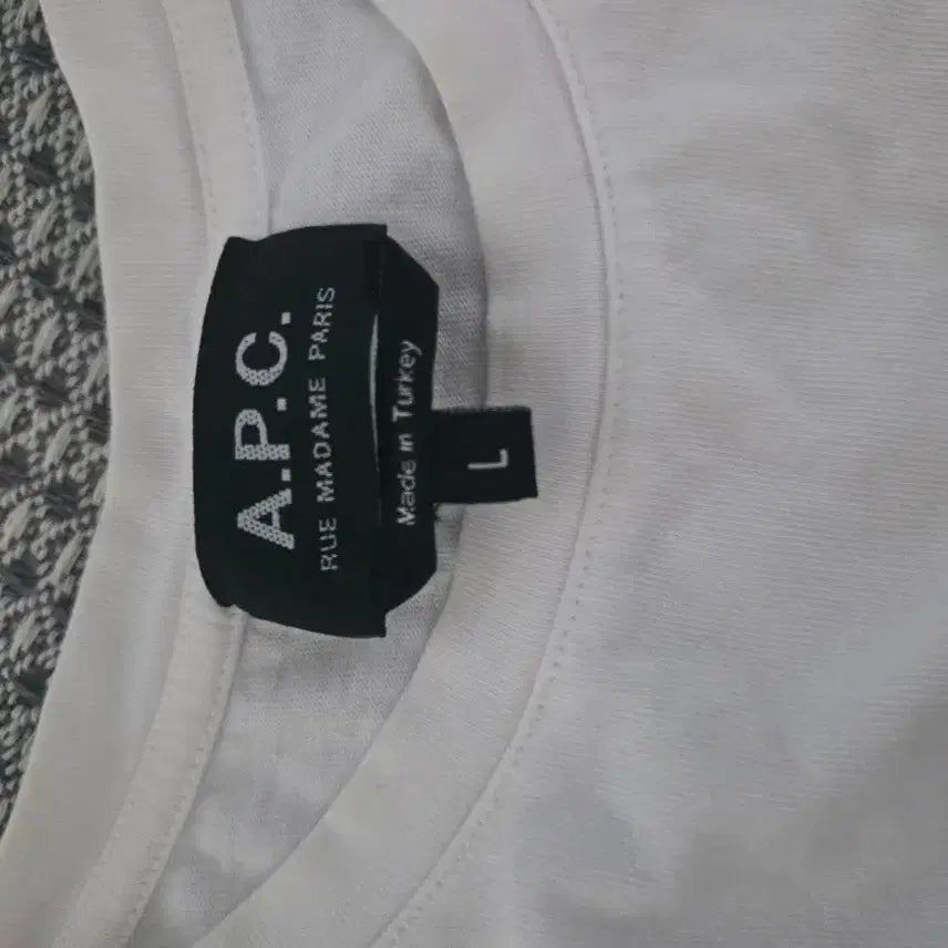 [SOLD OUT] A.P.C. 아페쎄 흰색 반팔 티셔츠 L