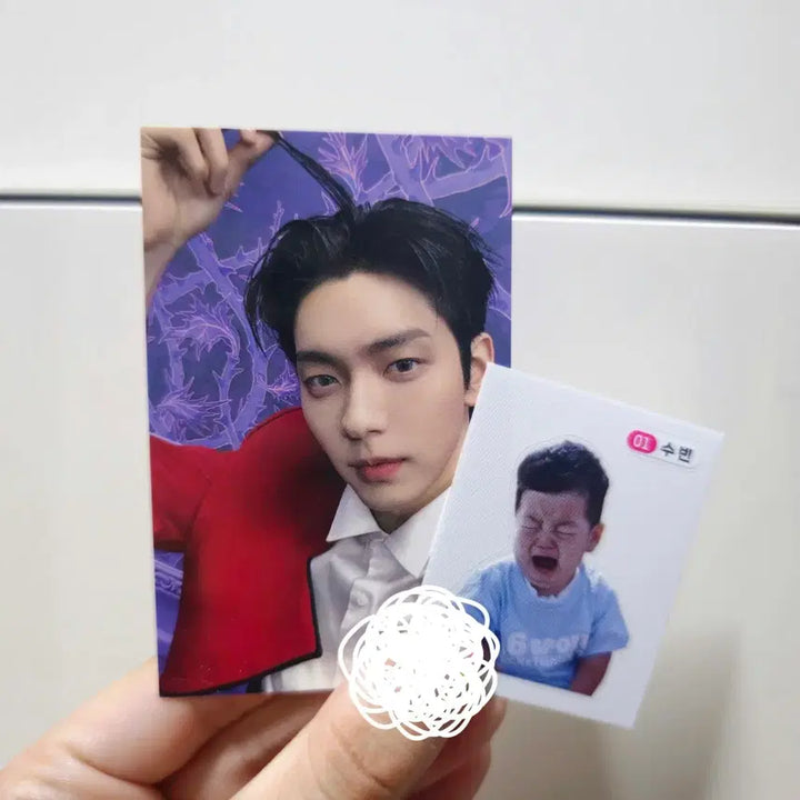 [BUNJANG] TXT Soobin The Name Chapter: FREEFALL Show Lucky Draw Photocard + Sticker Set / 투바투 수빈 가시잠바 공방포카+띠부실 세트 양도