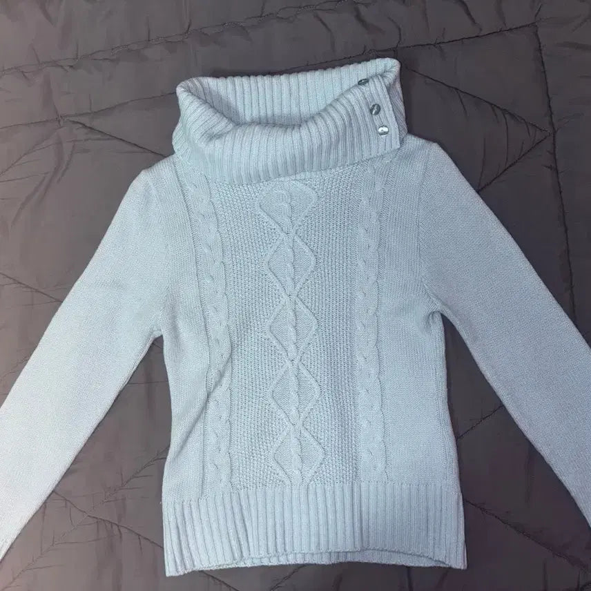 [BUNJANG] Moodbridge Sky Blue Mizuiro Cable Knit Sweater / 무드브릿지 스카이블루 미즈이로 하늘색 꽈배기 니트