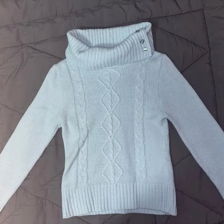 [BUNJANG] Moodbridge Sky Blue Mizuiro Cable Knit Sweater / 무드브릿지 스카이블루 미즈이로 하늘색 꽈배기 니트