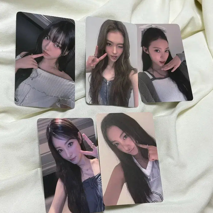 [BUNJANG] MEOVV Miyo Fanlight POB Photocard Set / 미야오 MEOVV 응원봉 예판 특전 포카 포토카드 (세트)
