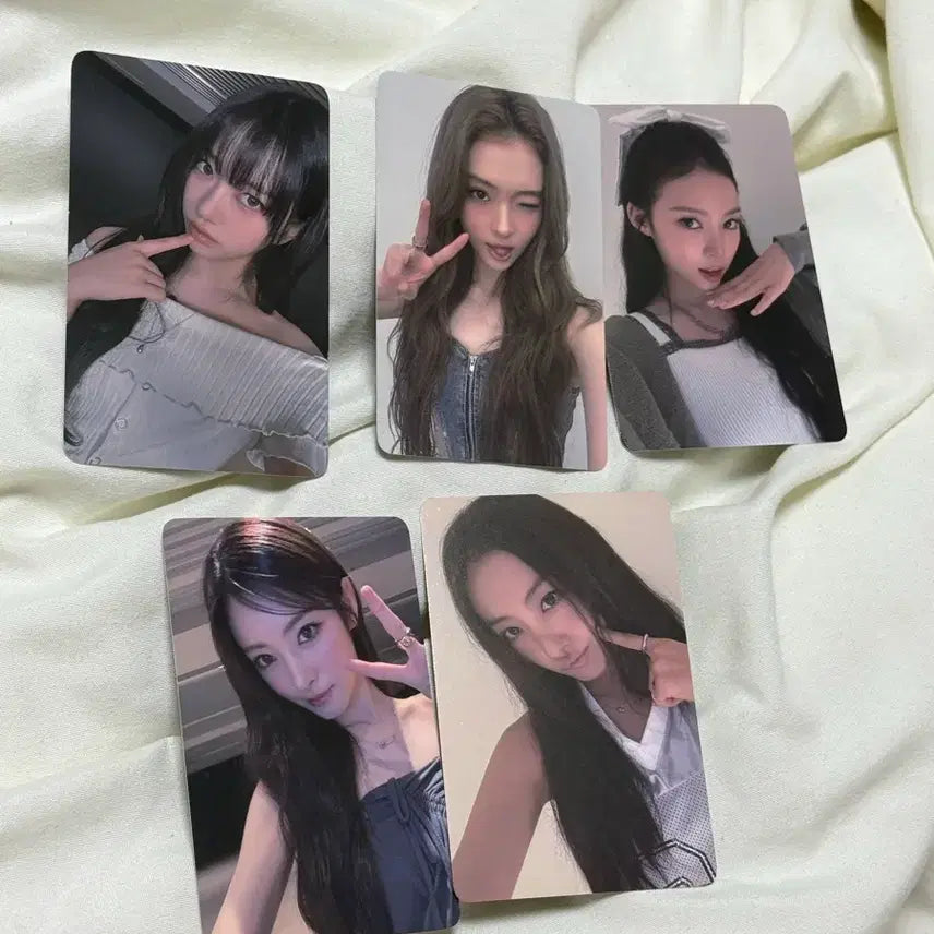 [BUNJANG] MEOVV Miyo Fanlight POB Photocard Set / 미야오 MEOVV 응원봉 예판 특전 포카 포토카드 (세트)