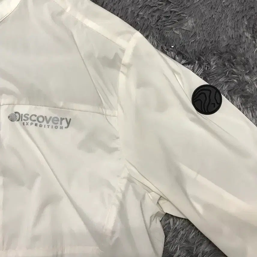[BUNJANG] Discovery Lightweight Windbreaker Jacket / [L] 디스커버리(DISCOVERY) 경량 바람막이 집업