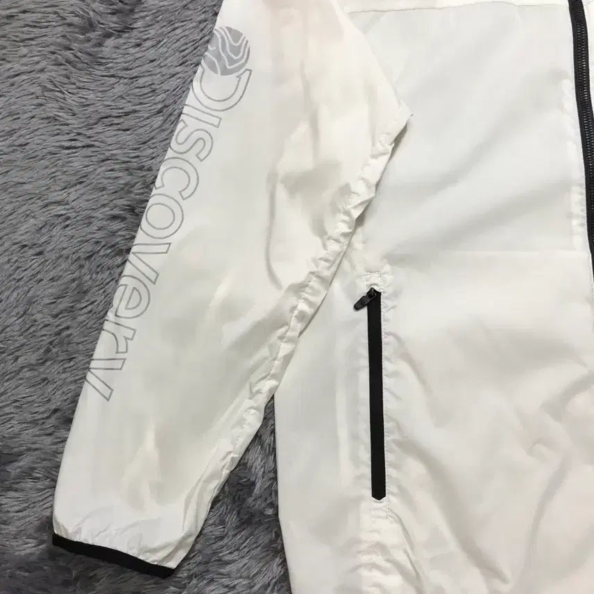 [BUNJANG] Discovery Lightweight Windbreaker Jacket / [L] 디스커버리(DISCOVERY) 경량 바람막이 집업