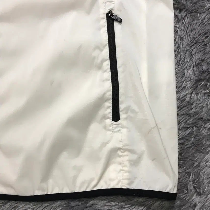 [BUNJANG] Discovery Lightweight Windbreaker Jacket / [L] 디스커버리(DISCOVERY) 경량 바람막이 집업