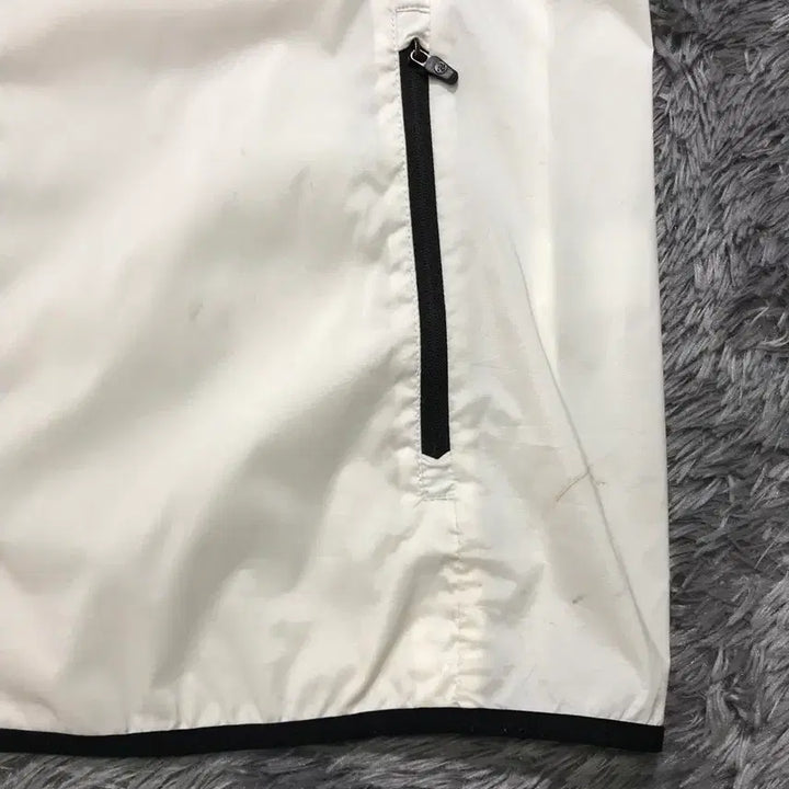 [BUNJANG] Discovery Lightweight Windbreaker Jacket / [L] 디스커버리(DISCOVERY) 경량 바람막이 집업