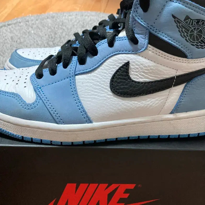 [BUNJANG] Jordan 1 Retro High OG University Blue Sneakers / 조던 1 레트로 하이 OG 유니버시티 블루