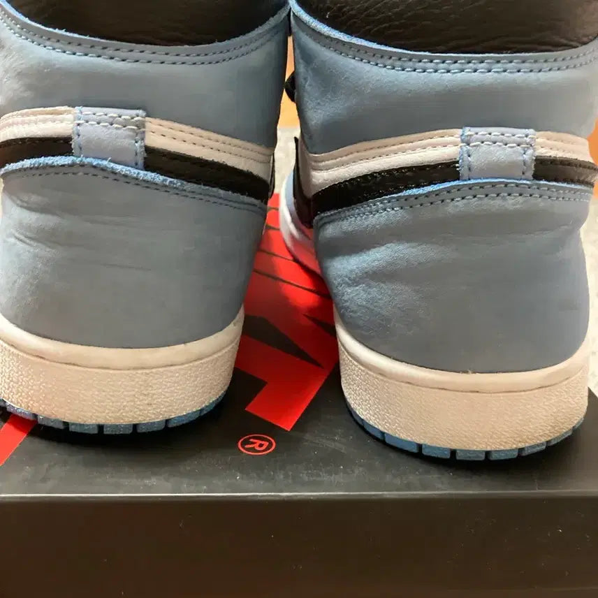 [BUNJANG] Jordan 1 Retro High OG University Blue Sneakers / 조던 1 레트로 하이 OG 유니버시티 블루