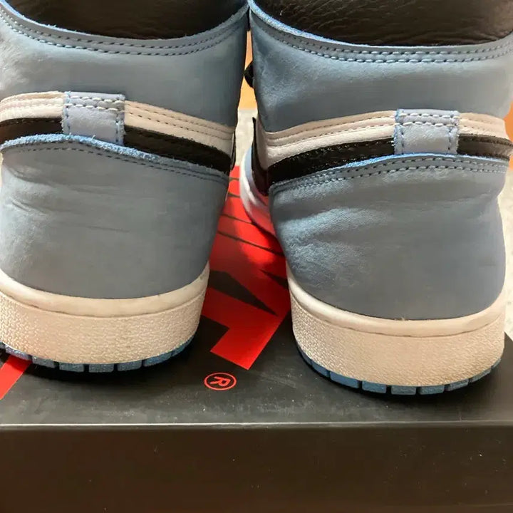 [BUNJANG] Jordan 1 Retro High OG University Blue Sneakers / 조던 1 레트로 하이 OG 유니버시티 블루