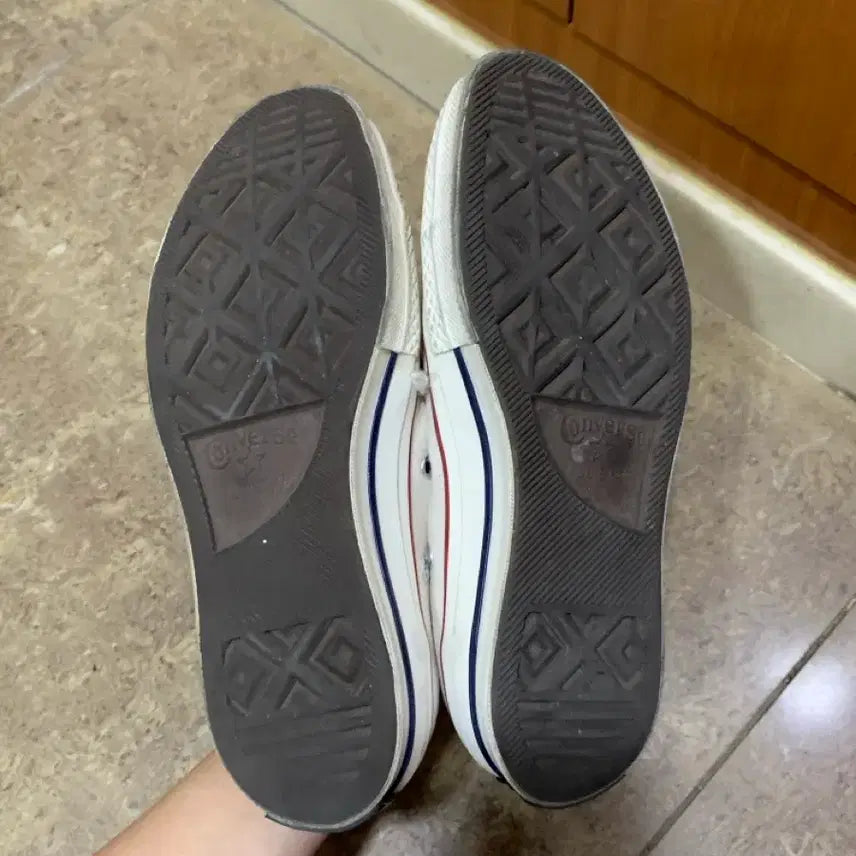 [BUNJANG] Converse Chuck Taylor Low Ivory Sneakers / 컨버스 척테일러 로우 아이보리 235