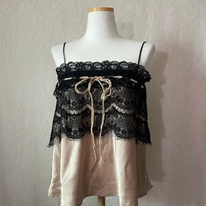 [BUNJANG] Romantic Lace Satin Camisole Top / 로맨틱 레이스 새틴 캐미솔 탑