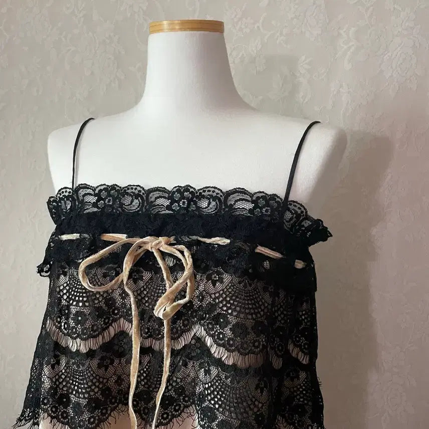 [BUNJANG] Romantic Lace Satin Camisole Top / 로맨틱 레이스 새틴 캐미솔 탑