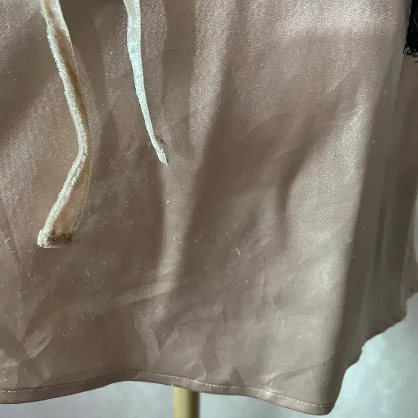 [BUNJANG] Romantic Lace Satin Camisole Top / 로맨틱 레이스 새틴 캐미솔 탑