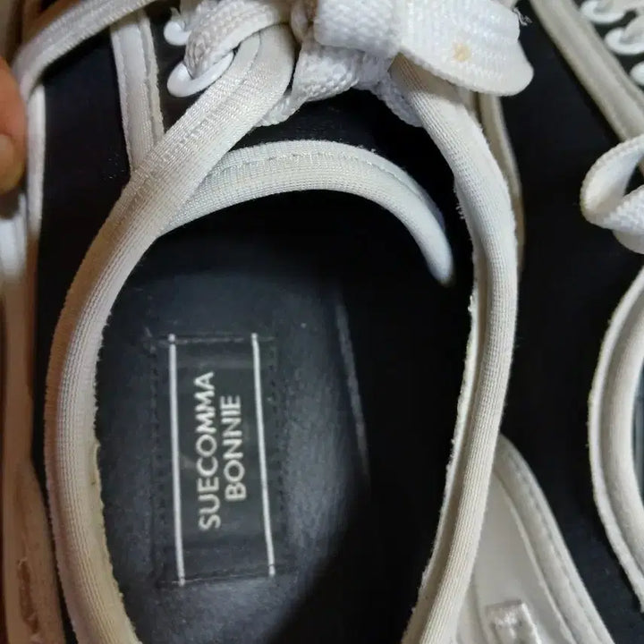 [SOLD OUT] 슈콤마보니 청키 스니커즈230