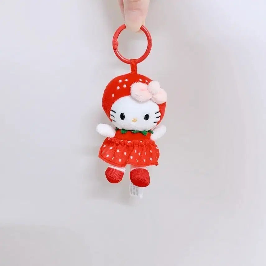 [BUNJANG] Hello Kitty Strawberry Mini Doll Keychain / 헬로키티 딸기 미니인형 키링 / 새상품