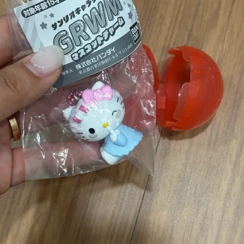 [BUNJANG] Sanrio Hello Kitty GRWM Gacha (Sealed) / 산리오 GRWM 헬로키티 가챠