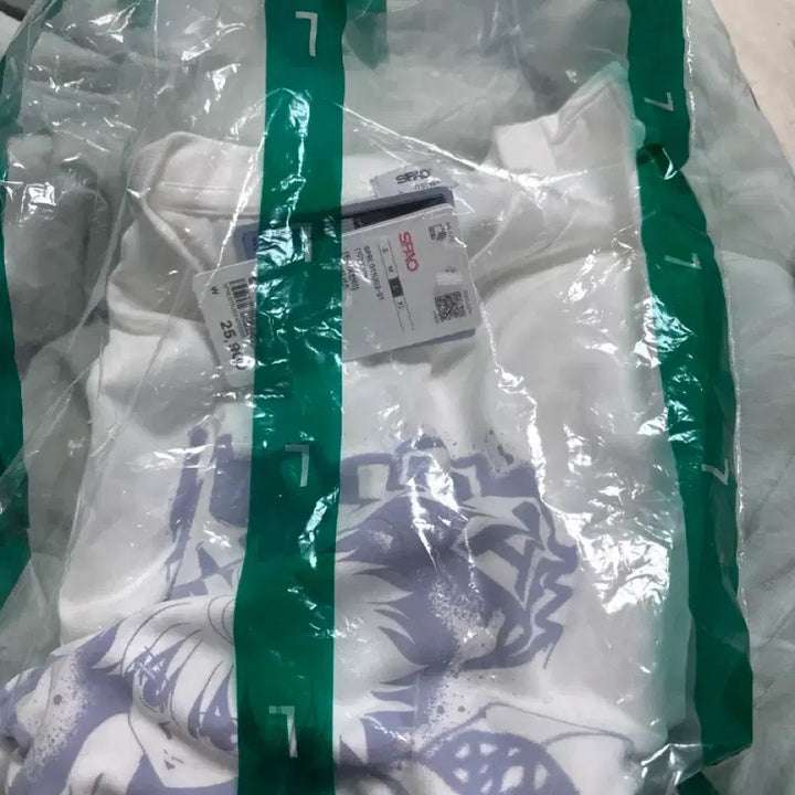 [BUNJANG] SPAO Hunter x Hunter Kirua Short Sleeve T-Shirt L Size / L사이즈 미개봉 새상품 키르아 스파오 헌터X헌터 반팔티 헌터헌터