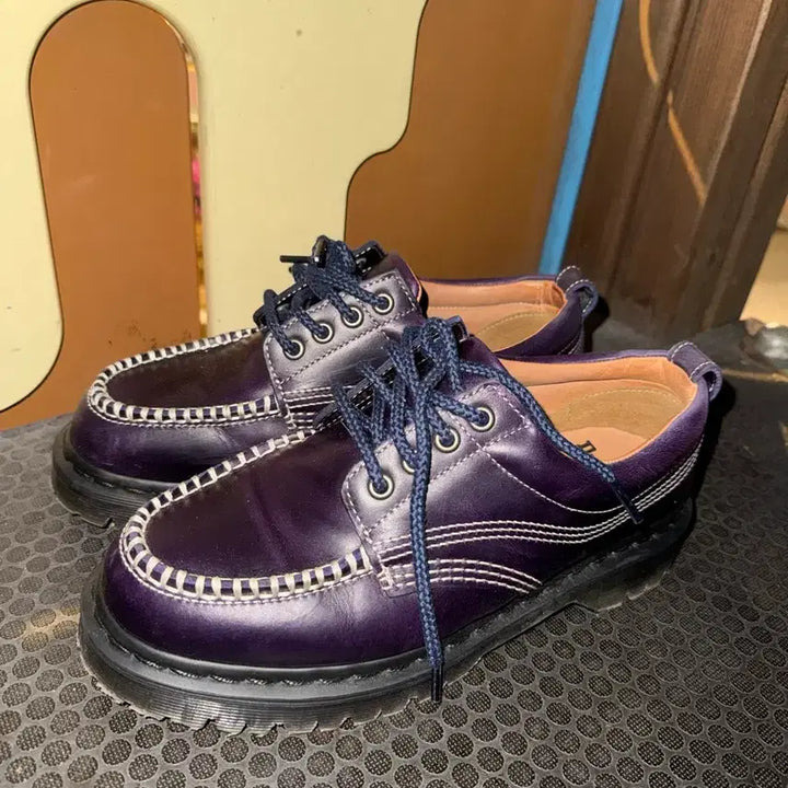 [BUNJANG] Dr. Martens Lowell Leather Mocc Toe Shoes Black Aniline / 닥터마틴 로웰 레더 목 토 슈즈 블랙 아날린