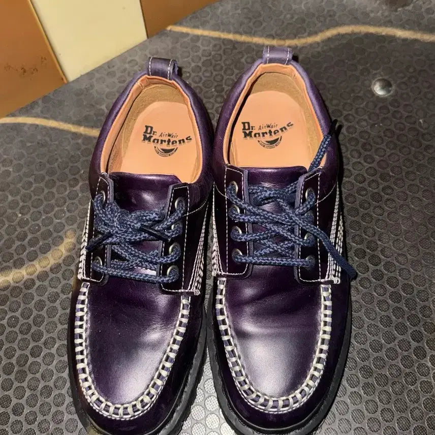 [BUNJANG] Dr. Martens Lowell Leather Mocc Toe Shoes Black Aniline / 닥터마틴 로웰 레더 목 토 슈즈 블랙 아날린