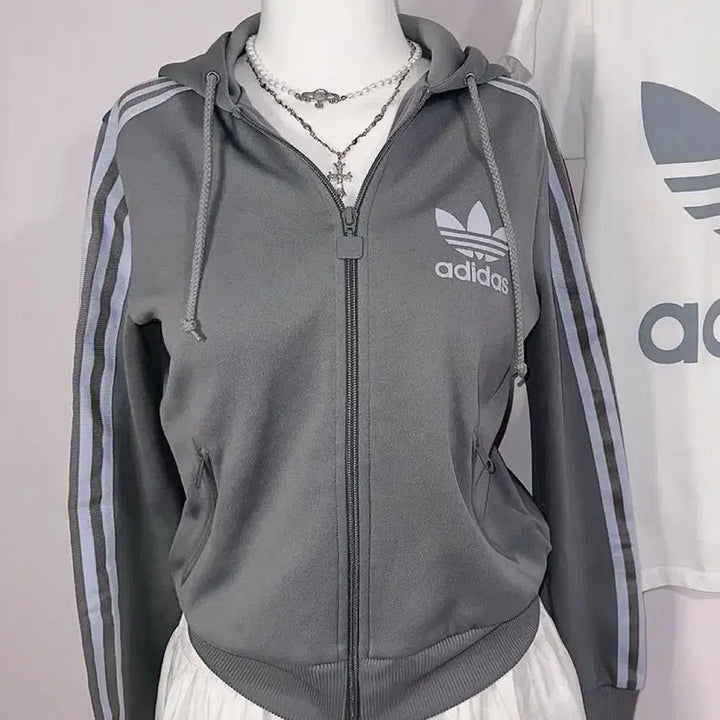 [SOLD OUT] 아디다스 파이어버드 그레이 카키 하늘 소라 후드집업 져지 빈티지