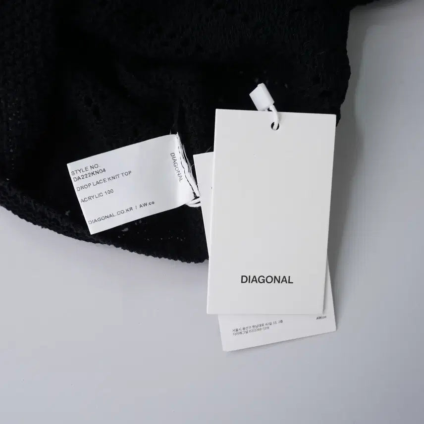 [BUNJANG] Diagonal Drop Lace Knit Top / [미사용] 다이애그널 드롭 레이스 니트 탑 free