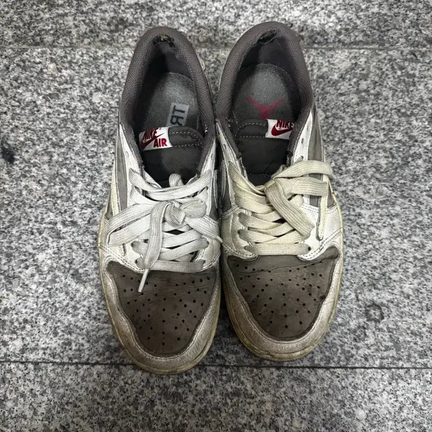 [BUNJANG] Nike Air Jordan 1 Travis Scott Low Sneakers / 나이키 에어 조던 1 트래비스 스캇 로우