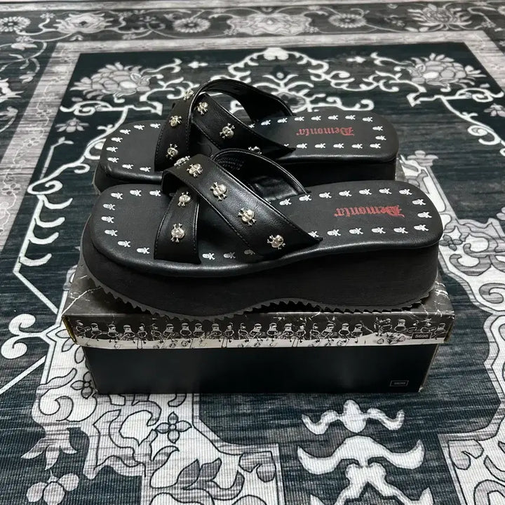 [BUNJANG] Demonia Skull Sandals Platform Slippers Gothic Punk / 데모니악 해골 샌들 굽 슬리퍼 펑크 고스 고딕