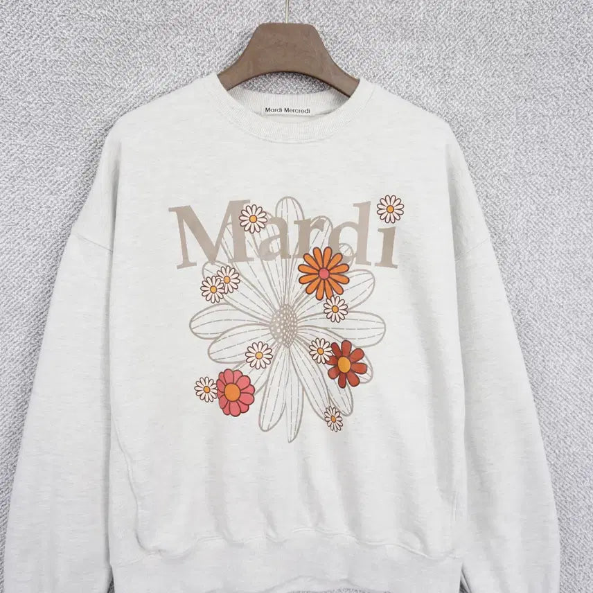 [BUNJANG] Mardi 2025 Flower Blossom Sweatshirt Oatmeal / 마르디 2025 플라워 블라썸 스웻셔츠 오트밀 free
