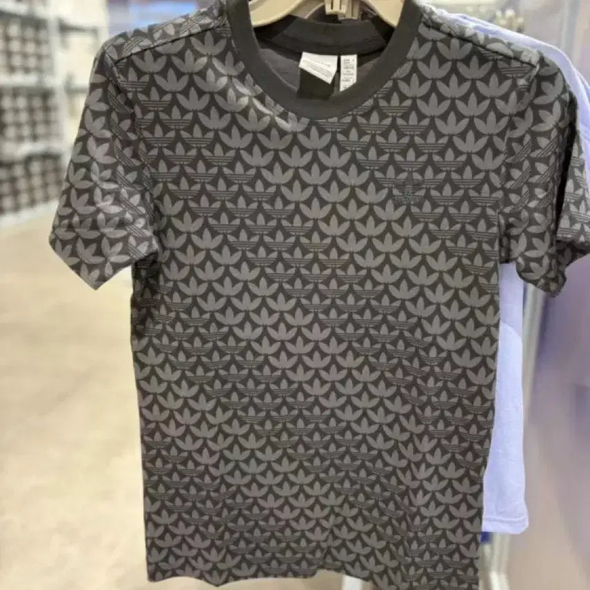 [BUNJANG] Adidas Monogram Short Sleeve T-Shirt Size S / 아디다스 모노그램 반팔티 S