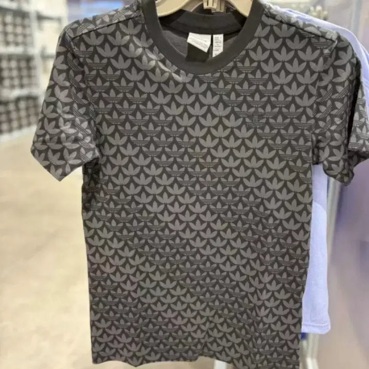 [BUNJANG] Adidas Monogram Short Sleeve T-Shirt Size S / 아디다스 모노그램 반팔티 S