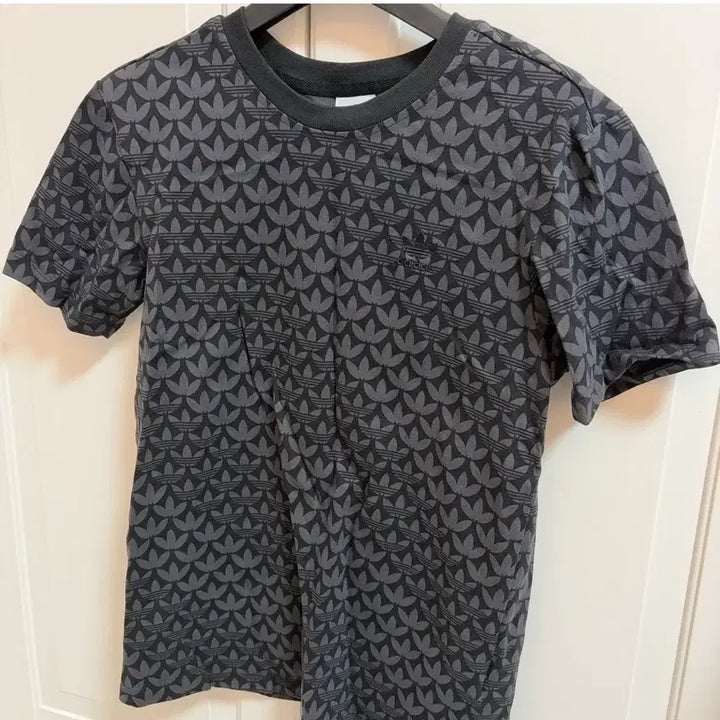 [BUNJANG] Adidas Monogram Short Sleeve T-Shirt Size S / 아디다스 모노그램 반팔티 S