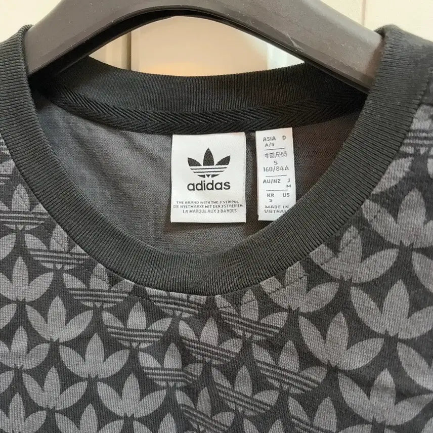[BUNJANG] Adidas Monogram Short Sleeve T-Shirt Size S / 아디다스 모노그램 반팔티 S