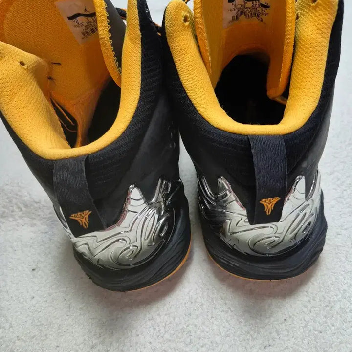 [BUNJANG] Jordan Basketball Shoes Black/Orange / 조던 농구화 블랙/오렌지