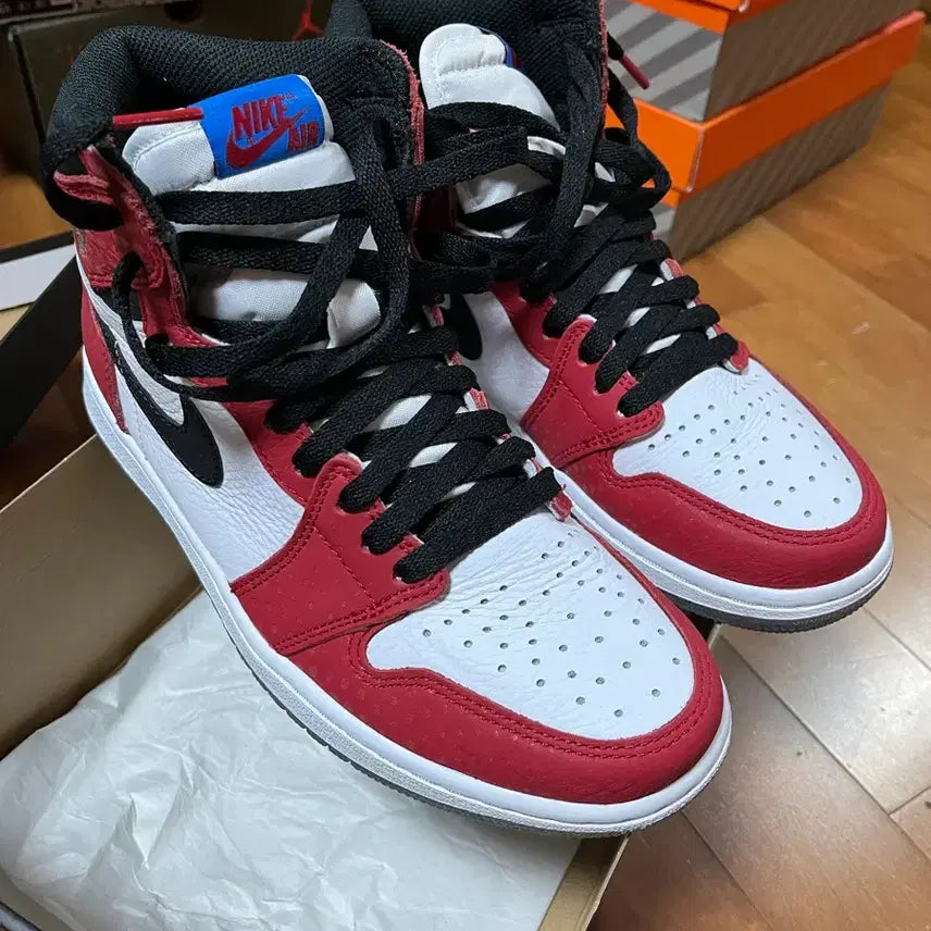 [BUNJANG] Nike Air Jordan 1 High Chicago Origin Story Spider-Man Sneakers (255) / 나이키 조던1 하이 시카고 오리진 스토리 스파이더맨 255