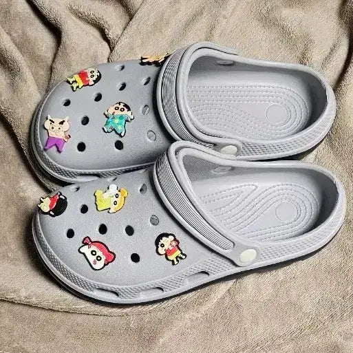 [BUNJANG] Crayon Shin-chan Jibbitz Slippers / 회색/네이비 짱구 지비츠 슬리퍼
