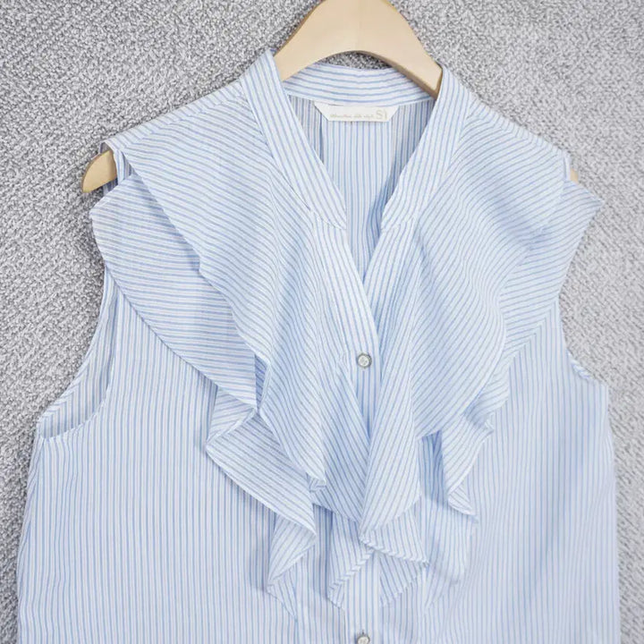 [BUNJANG] Sse 23SS Striped Sleeveless Ruffle Blouse Size 55 / 씨 23SS 스트라이프 민소매 러플 블라우스 55size