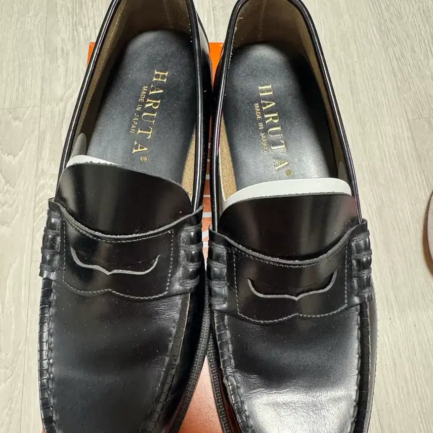 [SOLD OUT] (택포)하루타 페니로퍼 906 블랙 275팝니다