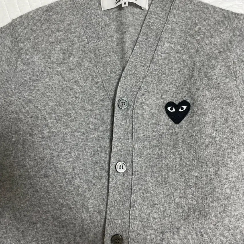 [SOLD OUT] 꼼데가르송 가디건 블랙 하트 S 그레이