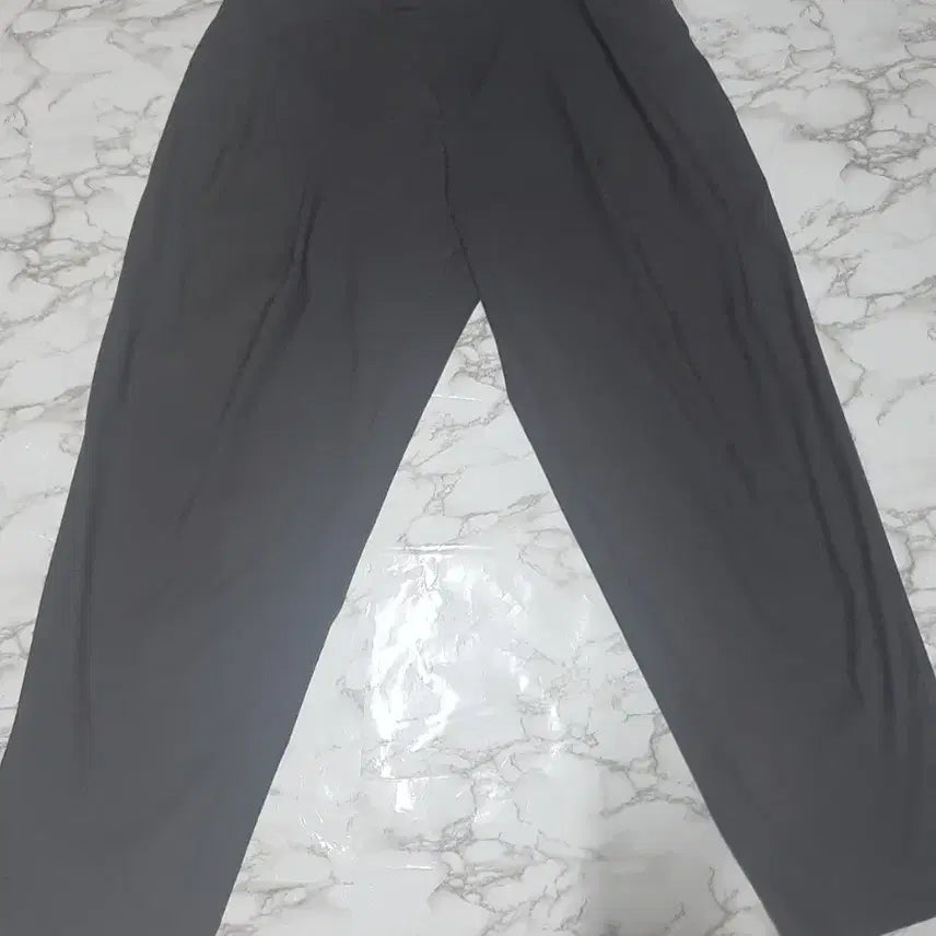 [BUNJANG] Elmood Curved Balloon Pants Charcoal / (엘무드 )커브드 벌룬 팬츠 차콜