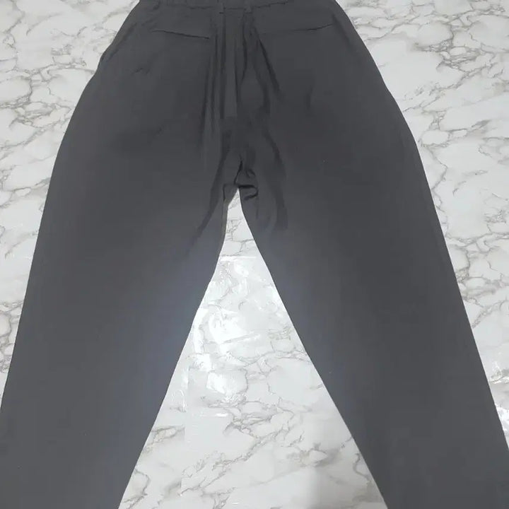 [BUNJANG] Elmood Curved Balloon Pants Charcoal / (엘무드 )커브드 벌룬 팬츠 차콜