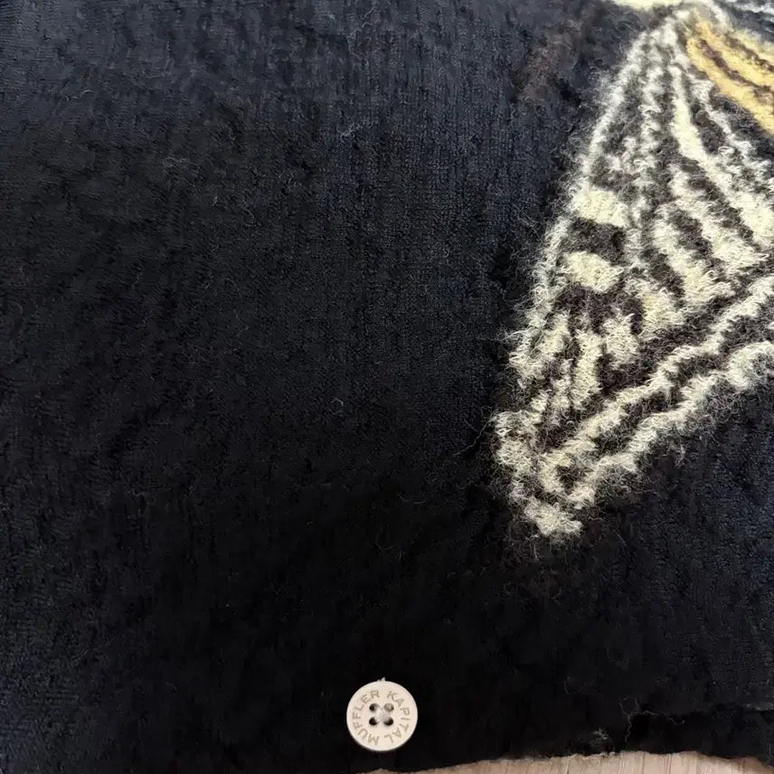 [BUNJANG] Capital Butterfly Muffler / 캐피탈 나비 머플러