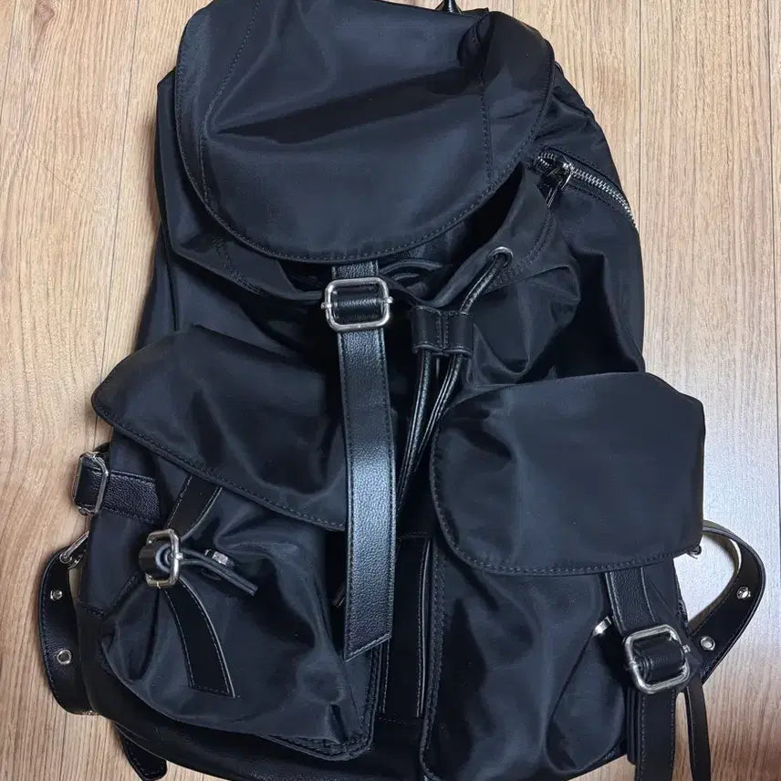 [SOLD OUT] 르아브 앨버트 나일론 럭색 블랙
