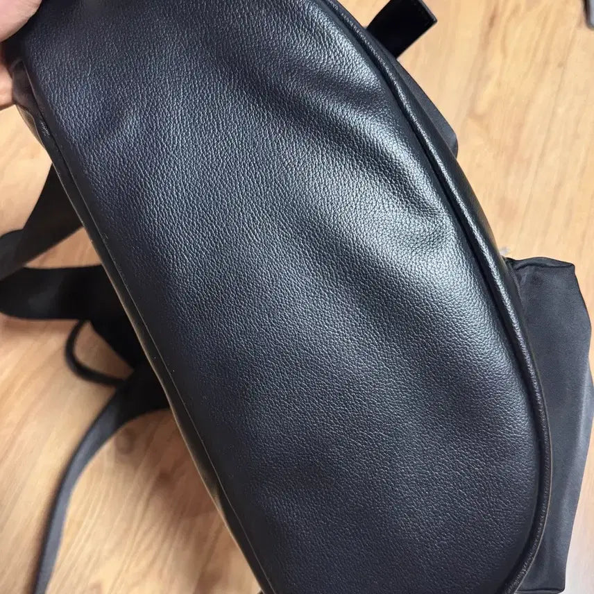 [SOLD OUT] 르아브 앨버트 나일론 럭색 블랙