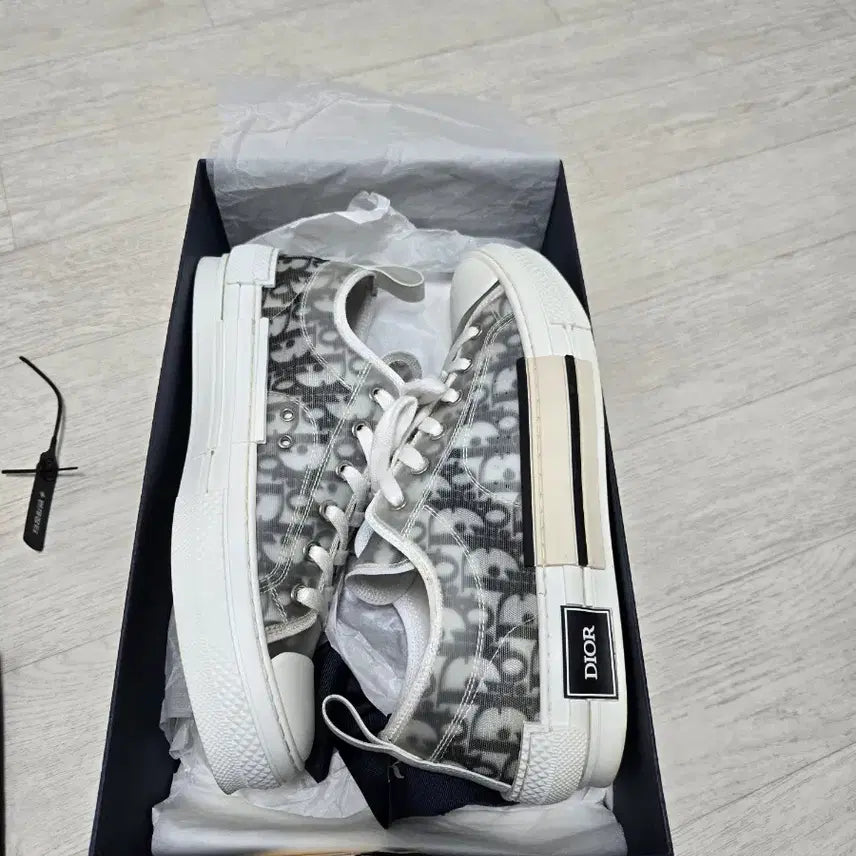 [SOLD OUT] 디올 B23오블리크 eu41사이즈팝니다