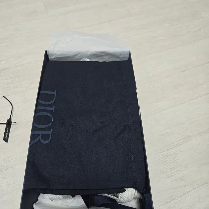 [SOLD OUT] 디올 B23오블리크 eu41사이즈팝니다