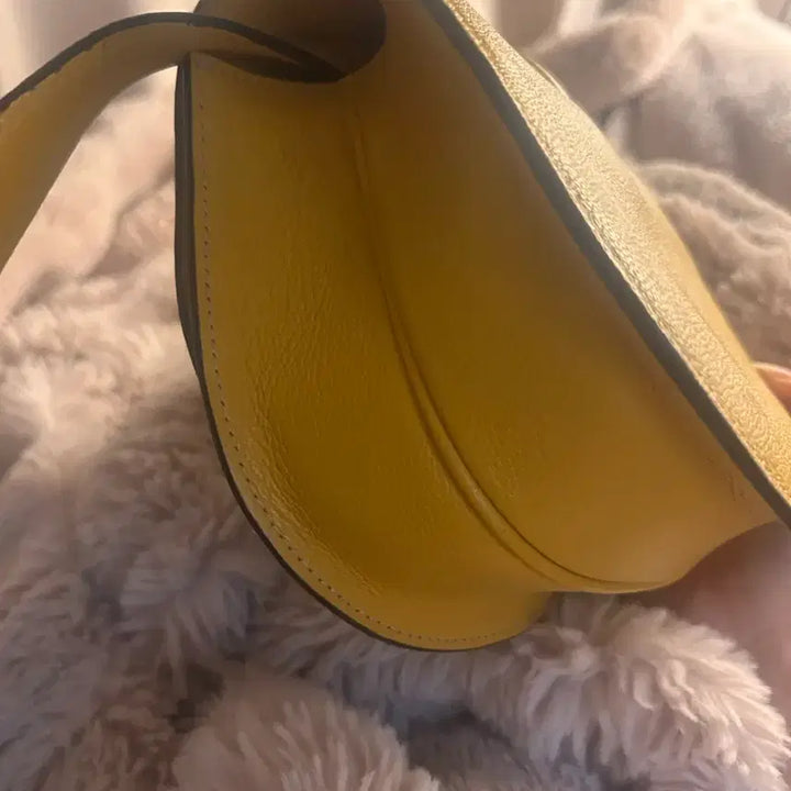 [BUNJANG] Belvedere Half Moon Bag Yellow / 벨베데레 반달백 옐로유