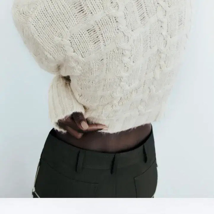 [BUNJANG] ZARA Unbalanced Knit Crop Sweater / ZARA 언밸런스 니트 크롭 스웨터