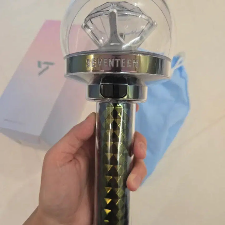 [BUNJANG] SEVENTEEN New Lightstick (Ver. 3) / 세븐틴 뉴뉴 캐럿봉 (ver3)