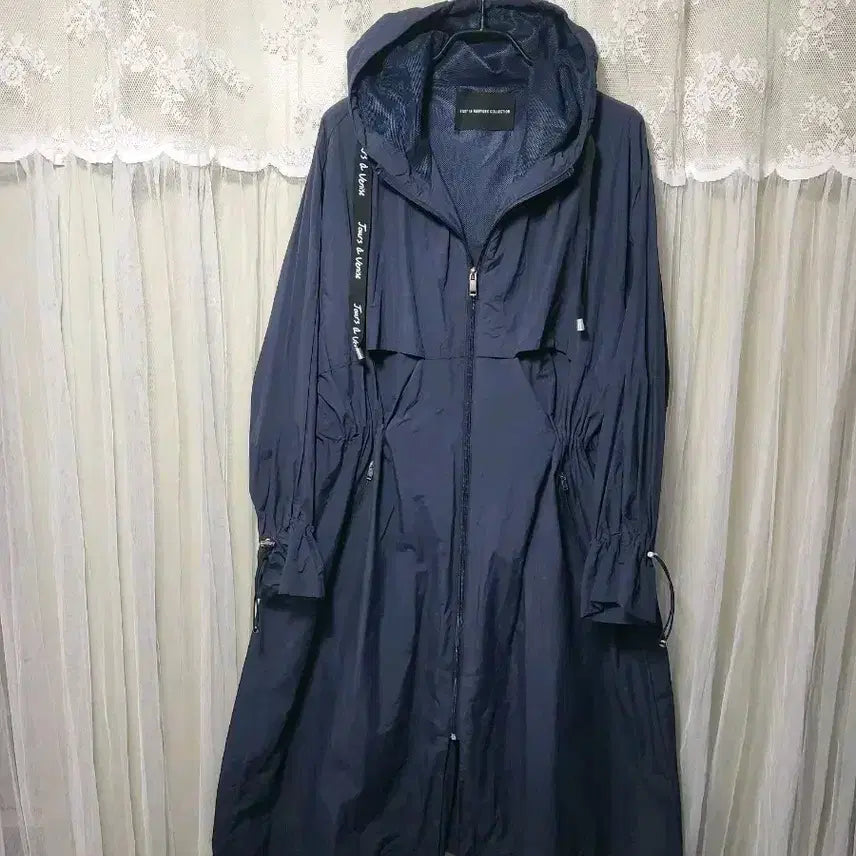 [BUNJANG] Visit in New York String Flare Hooded Long Coat / 비지트인뉴욕 바스락 스트링 플레어 후드 롱코트