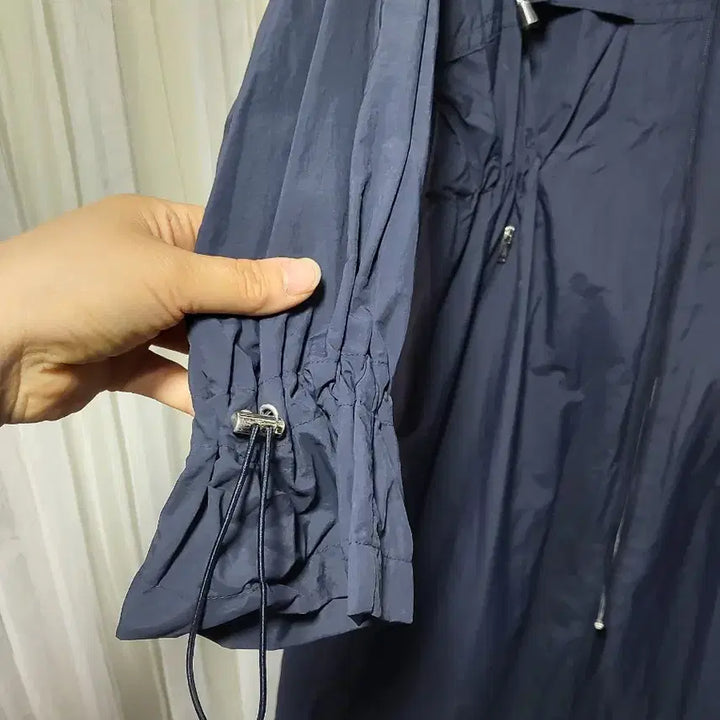 [BUNJANG] Visit in New York String Flare Hooded Long Coat / 비지트인뉴욕 바스락 스트링 플레어 후드 롱코트